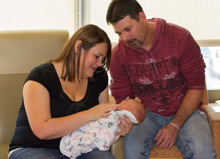 Morris Family Shiloh and Kevin Morris with baby Noah