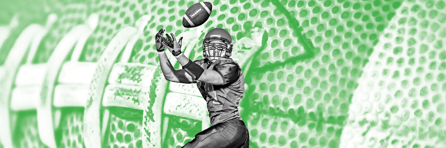 Football player catching