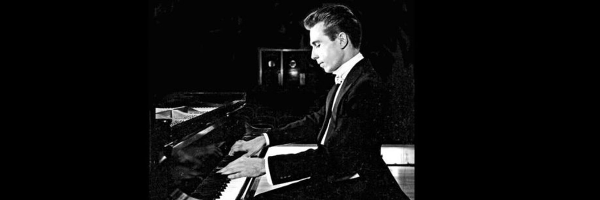 Lucien Leinfelder Plays Piano