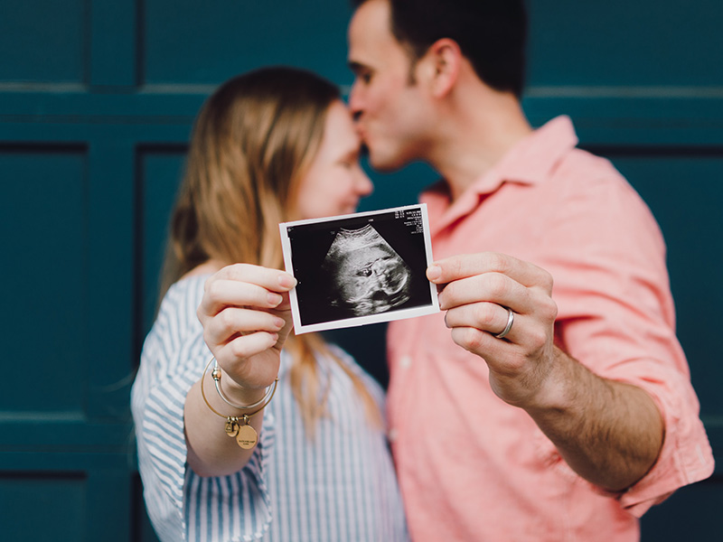 Couple with sonogram photo