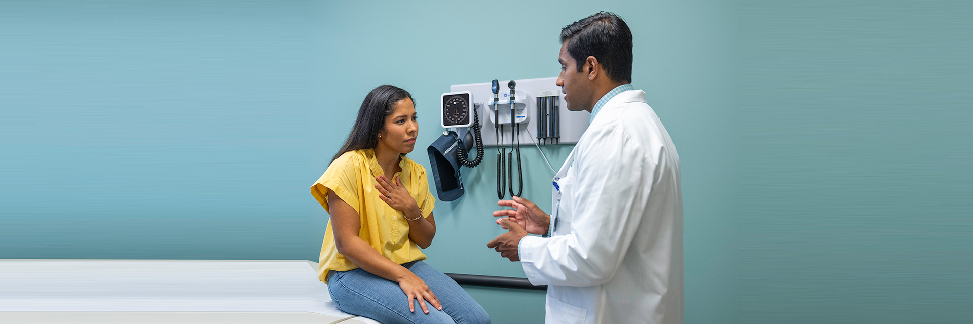 Patient with chest pain with doctor