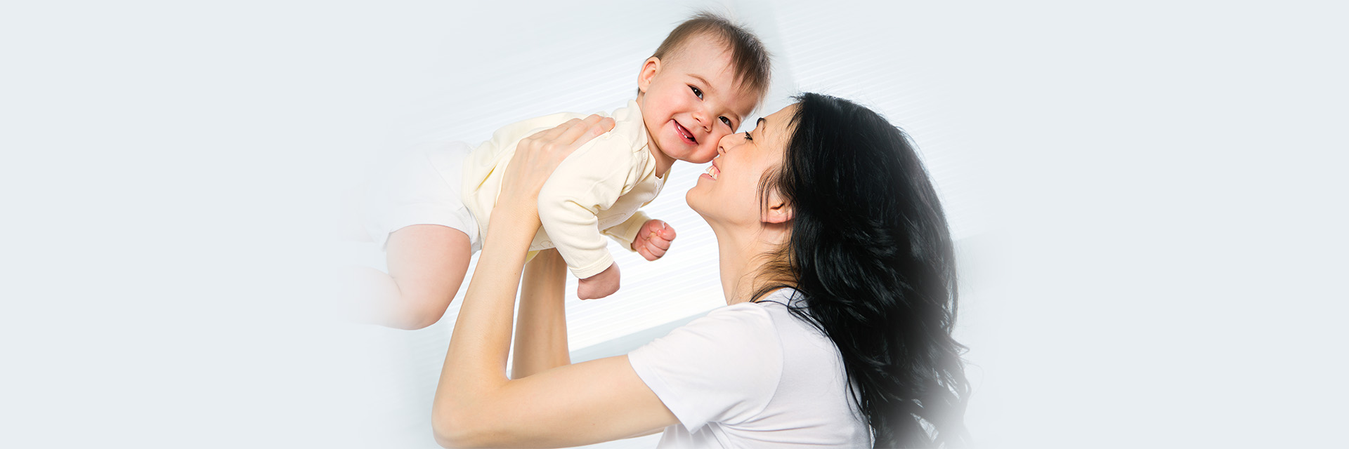 https://www.texashealth.org/baby-care/-/media/Project/THR/Sub-Sites/THR-Baby-Care/Header-Images/Header-mom-holding-smiling-baby-air.jpg?h=640&iar=0&w=1920&hash=62BB5223C46D6545F55EF16F8E986BF6